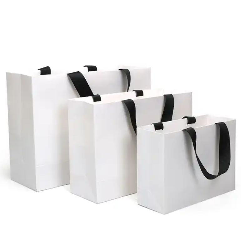White gift bag set White gift bag set